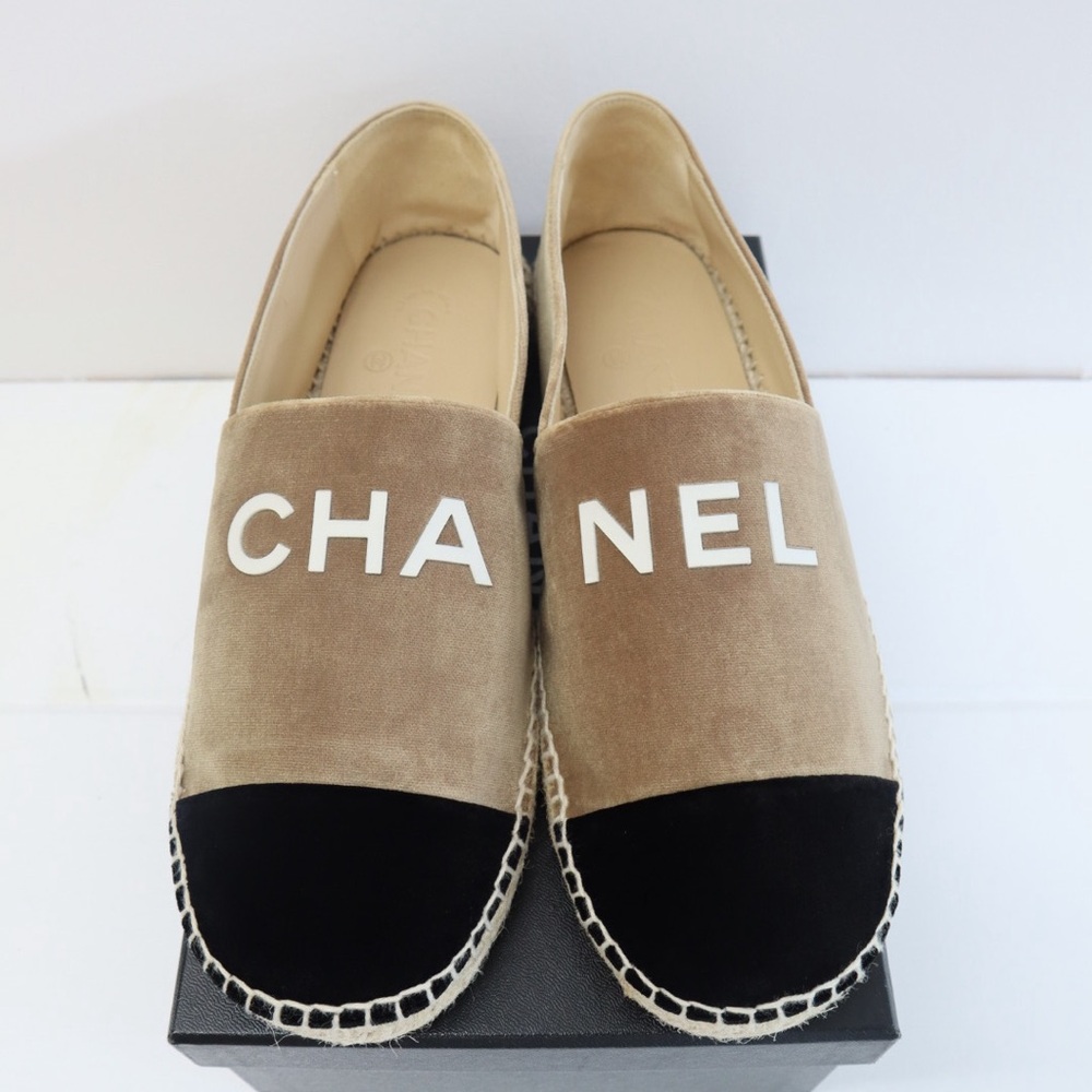 CHANEL Tan and Black Espadrilles